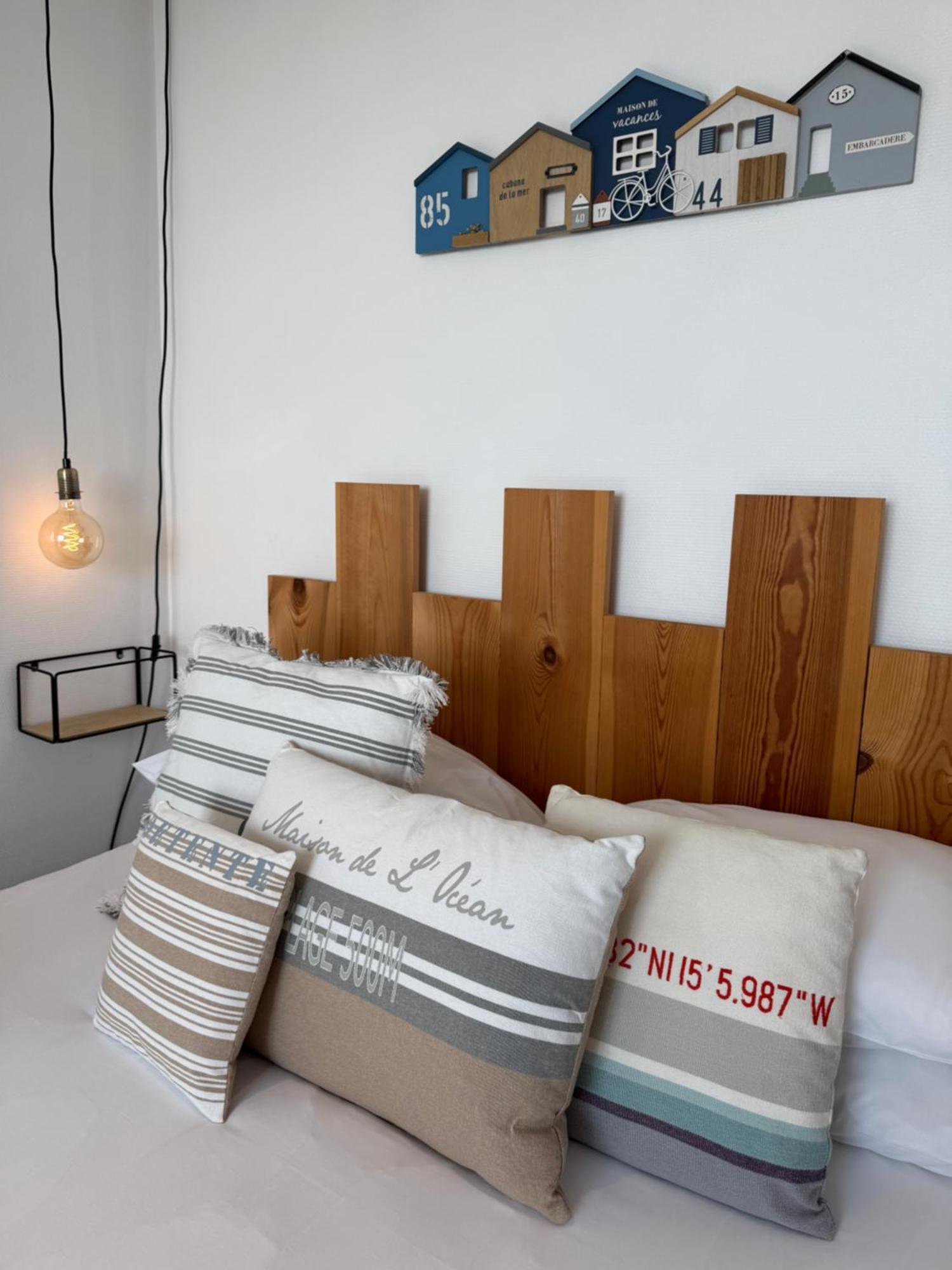 Face Aux Flots Hotel ลาโกตินิแยร์ ภายนอก รูปภาพ